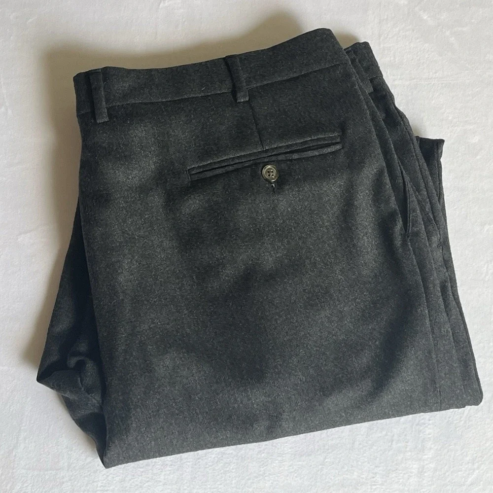 Berle Dress Pants Men's Size 42R Gray Wool Pleated Cuffed 31